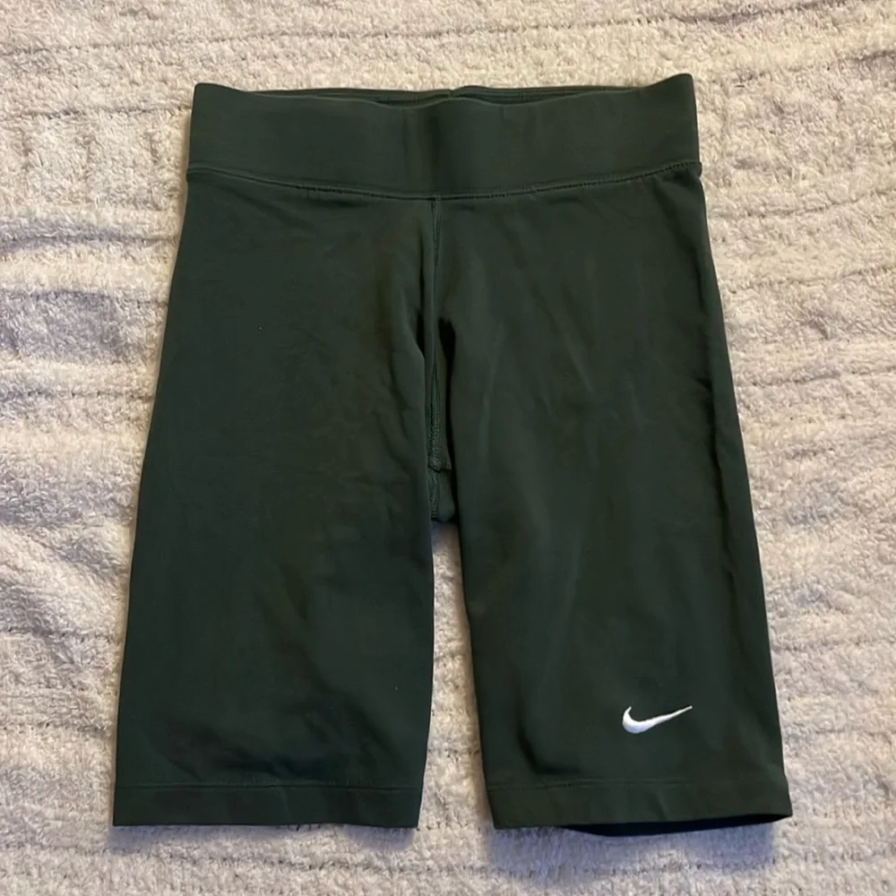 Nike Women's Sportswear Essential 10” Bike Shorts Tights olive Green size XS - Picture 5 of 10